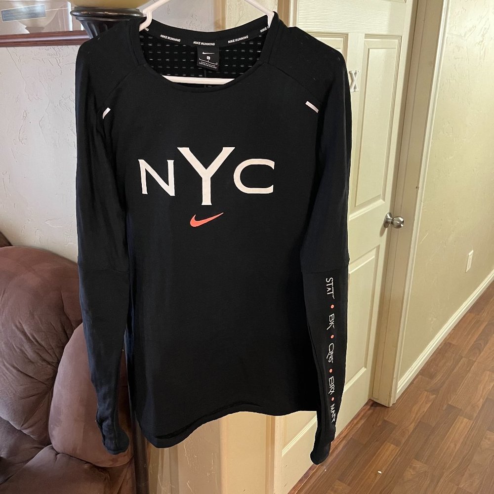 Nike Sphere NYC 2018 long sleeve running shirt